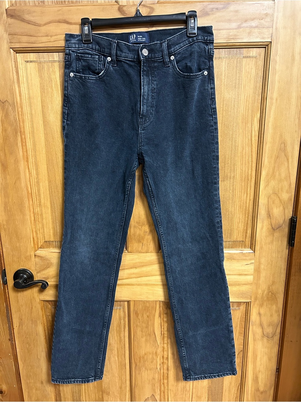 GAP Women's Slim Straight Jeans in Washed Black